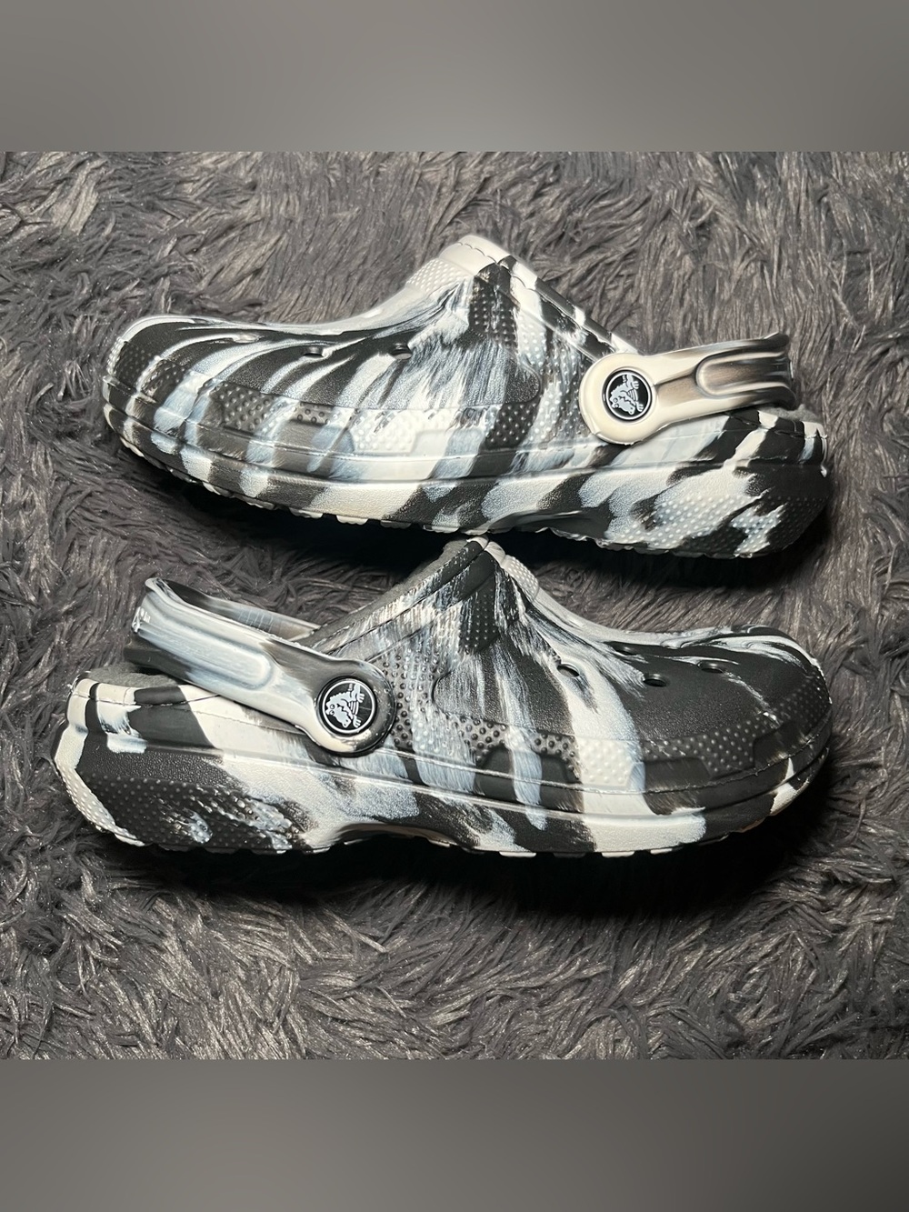 Crocs Classic Marbled Fur Lined Clogs Size 5w